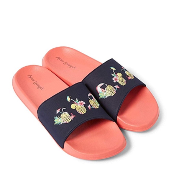 Vera Bradley Toucan Party Beach Slide - Picture 1 of 3